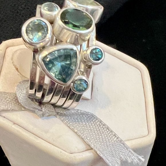 Janice Girardi, stackable rings - Picture 5 of 11